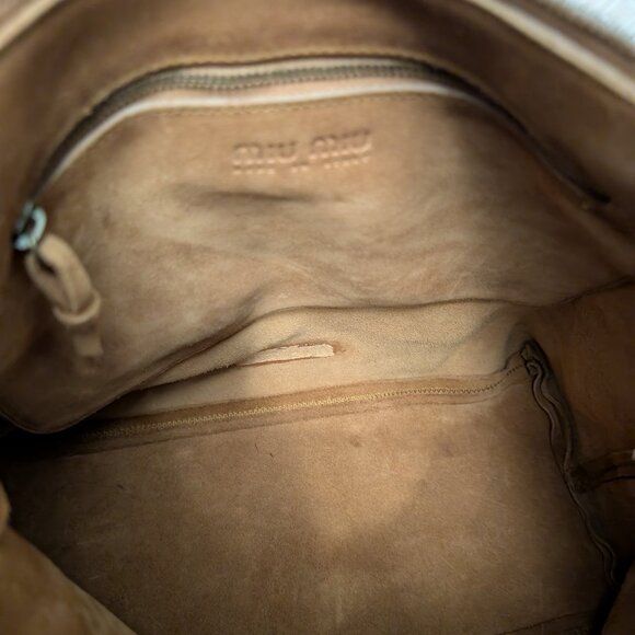 Miu Miu suede hobo shoulder bag. - Picture 4 of 5